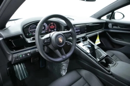 Porsche Panamera 4 AWD 2025