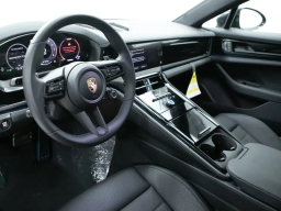 Porsche Panamera 4 AWD 2025