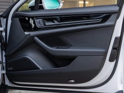 Porsche Panamera 4 AWD 2026