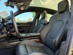 Porsche Taycan Turbo AWD 2025