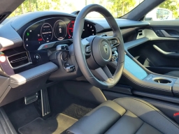Porsche Taycan Turbo AWD 2025