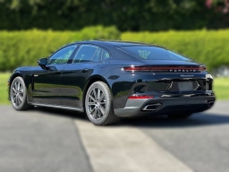 Porsche Panamera 4 E-Hybrid AWD 2026