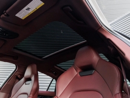 Porsche Panamera 4 E-Hybrid AWD 2026