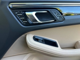 Porsche Macan T AWD 2026