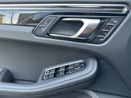 Porsche Macan T AWD 2026