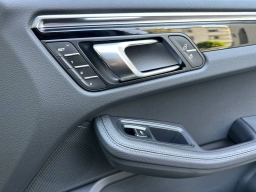 Porsche Macan T AWD 2026