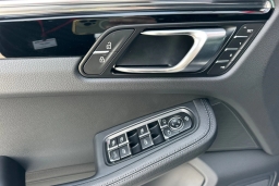 Porsche Macan T AWD 2026