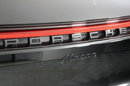 Porsche Macan T AWD 2026