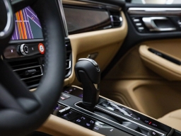 Porsche Macan T AWD 2026