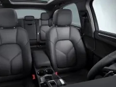 Porsche Macan Base AWD 2026