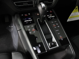 Porsche Macan T AWD 2026