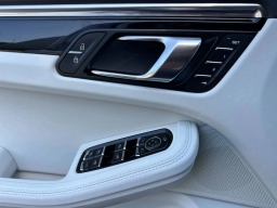 Porsche Macan T AWD 2026