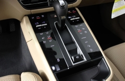 Porsche Macan T AWD 2026