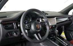 Porsche Macan T AWD 2026