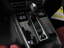 Porsche Macan T AWD 2026