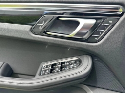 Porsche Macan T AWD 2026