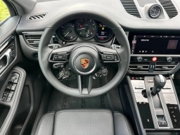 Porsche Macan T AWD 2026