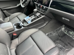 Porsche Macan T AWD 2026