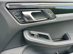 Porsche Macan T AWD 2026