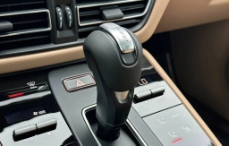 Porsche Macan T AWD 2026