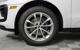 Porsche Macan T AWD 2026