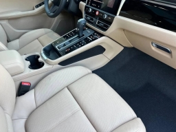 Porsche Macan T AWD 2026