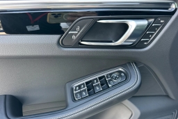 Porsche Macan T AWD 2026