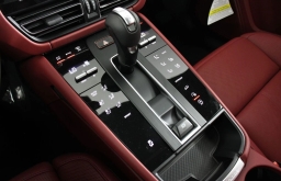 Porsche Macan T AWD 2026