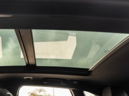 Porsche Macan Base AWD 2026