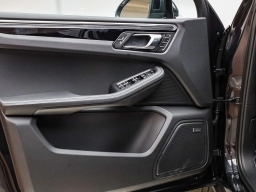 Porsche Macan T AWD 2026