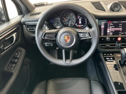 Porsche Macan T AWD 2026