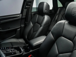 Porsche Macan Base AWD 2026