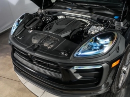 Porsche Macan Base AWD 2026