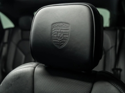 Porsche Macan Base AWD 2026