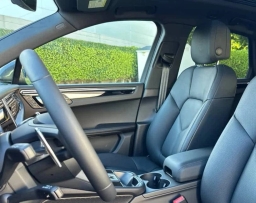 Porsche Macan T AWD 2026