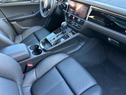 Porsche Macan T AWD 2026