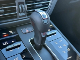 Porsche Macan T AWD 2026