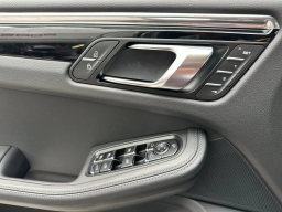 Porsche Macan T AWD 2026