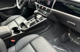 Porsche Macan T AWD 2026
