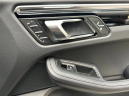 Porsche Macan T AWD 2026
