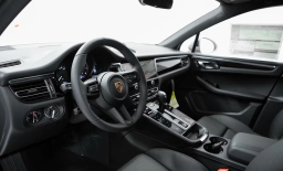Porsche Macan T AWD 2026