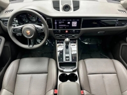 Porsche Macan T AWD 2026