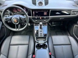 Porsche Macan T AWD 2026