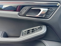 Porsche Macan T AWD 2026