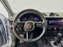 Porsche Macan T AWD 2026