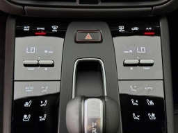 Porsche Macan T AWD 2026