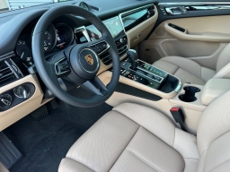 Porsche Macan Base AWD 2026