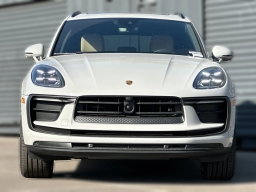 Porsche Macan Base AWD 2026