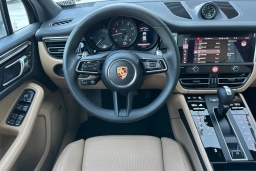 Porsche Macan Base AWD 2026