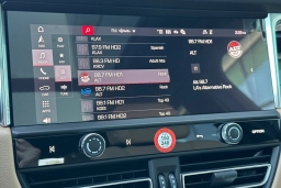 Porsche Macan Base AWD 2026